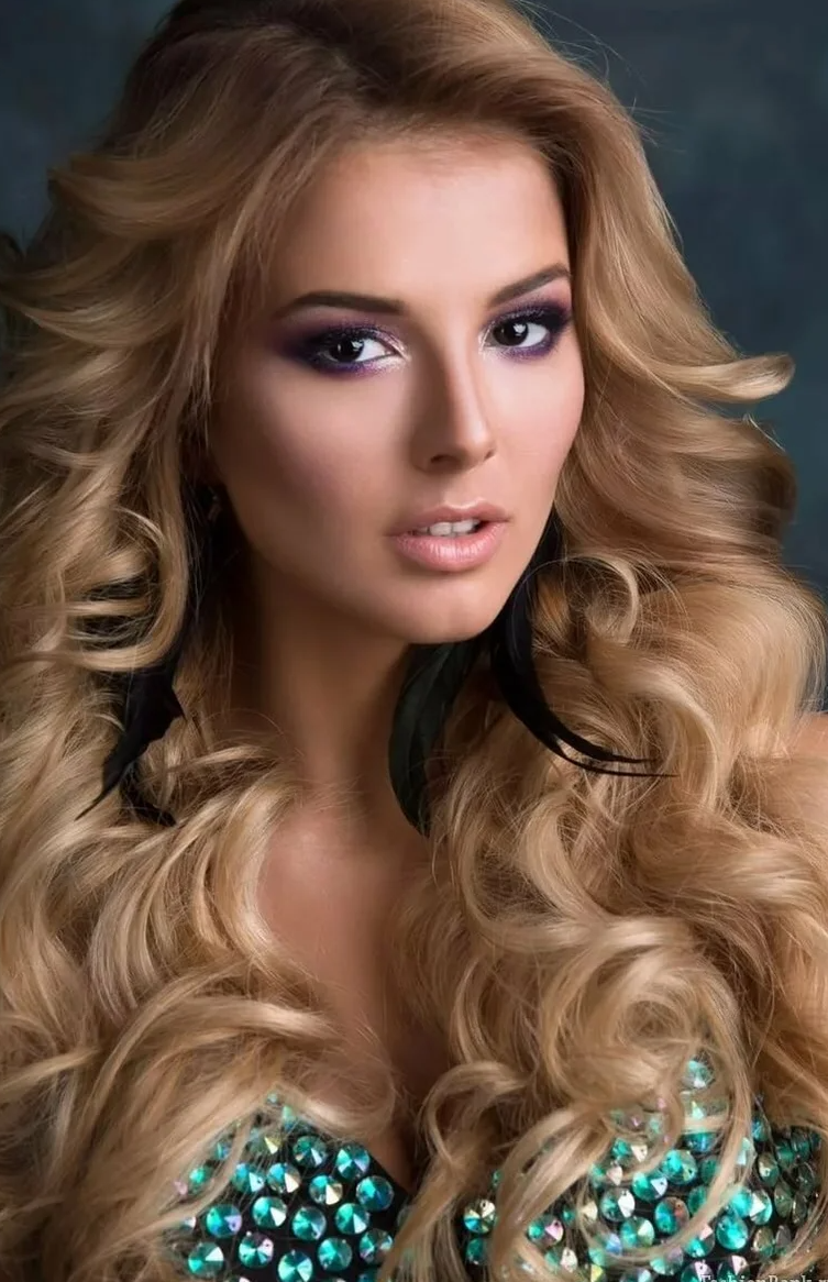 Ангелина Айсман.Фото Яндекс.Картинки.