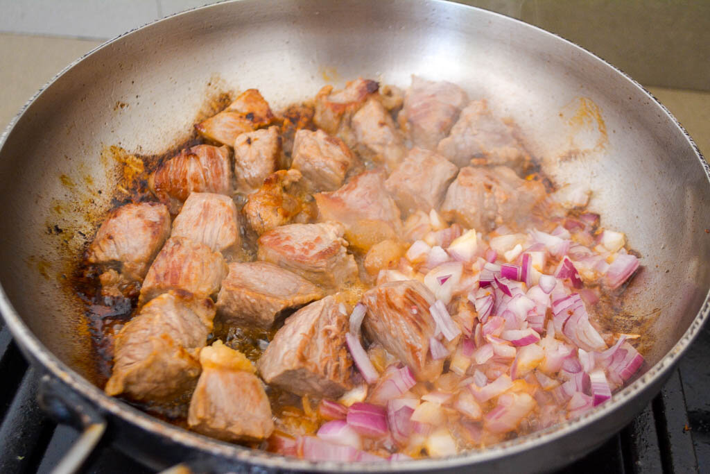 Простые блюда с мясом на сковороде. Простые блюда с мясом на сковороде