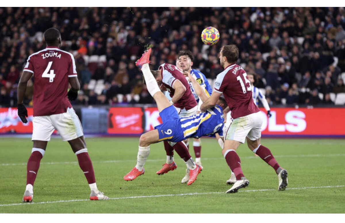 Нил Мопе, забив на 89-й минуте потрясающий гол, приносит Брайтону 1 очко , выводя их на 7-е место в турнирной таблице