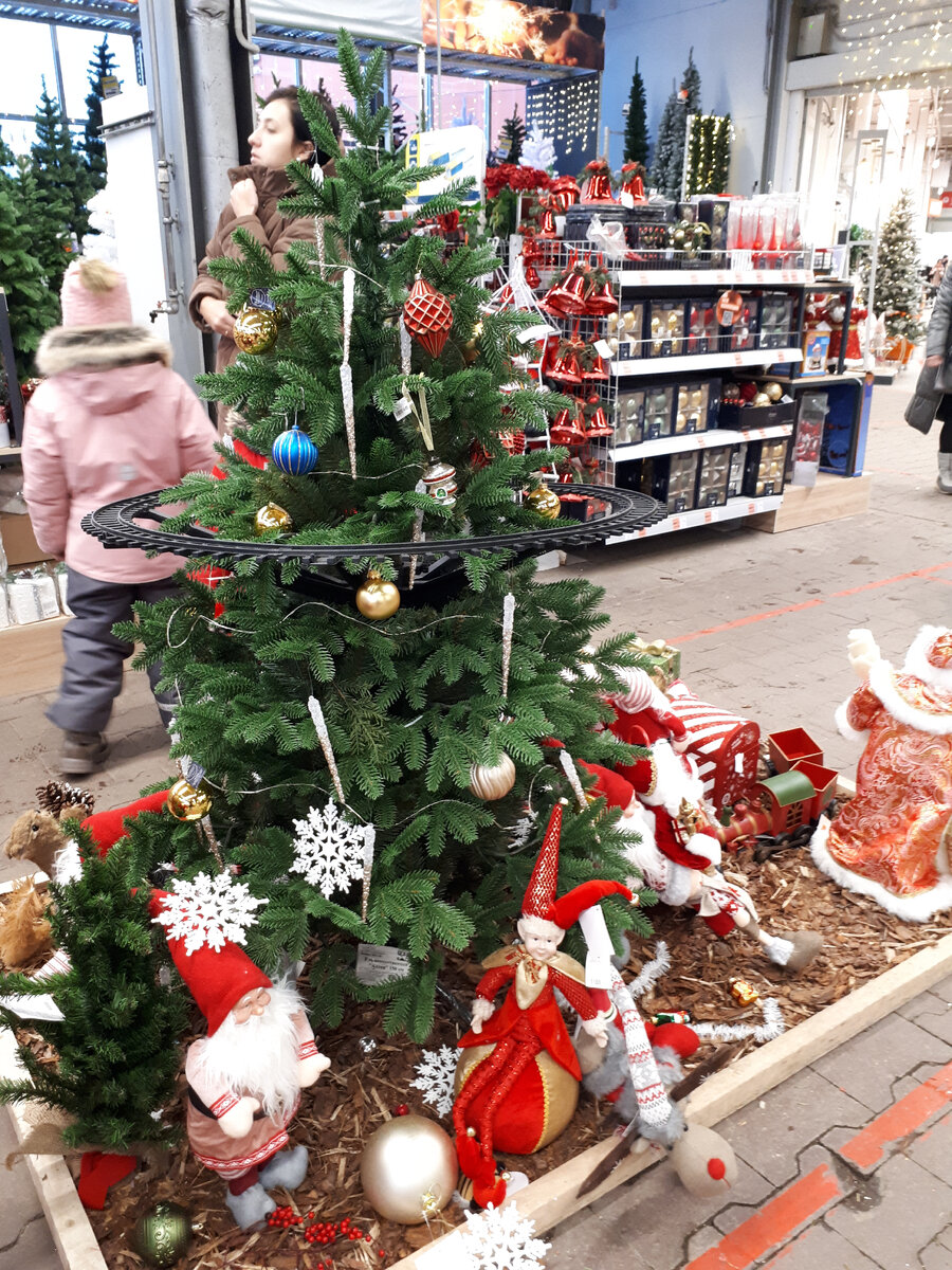 Новогодний декор и елочные украшения в магазине OBI 26.12.2021г. Яркие,  красивые новогодние товары. Хочется все купить! | Михайловна | Дзен