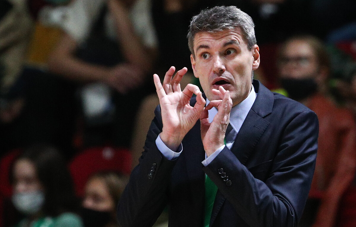    Главный тренер УНИКСа Велимир Перасович   Егор Алеев/ТАСС