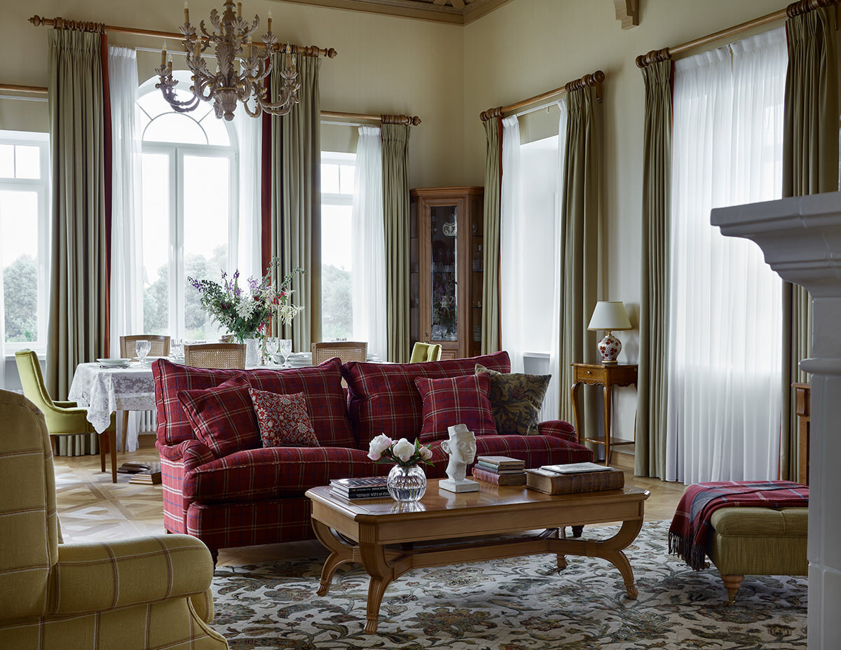 Гостиная в загородном доме по проекту Дарьи Харитоновой.