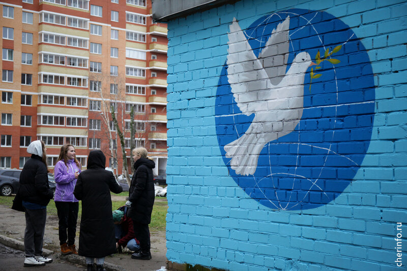    Граффити появились во дворе дома на Советском, 106.
