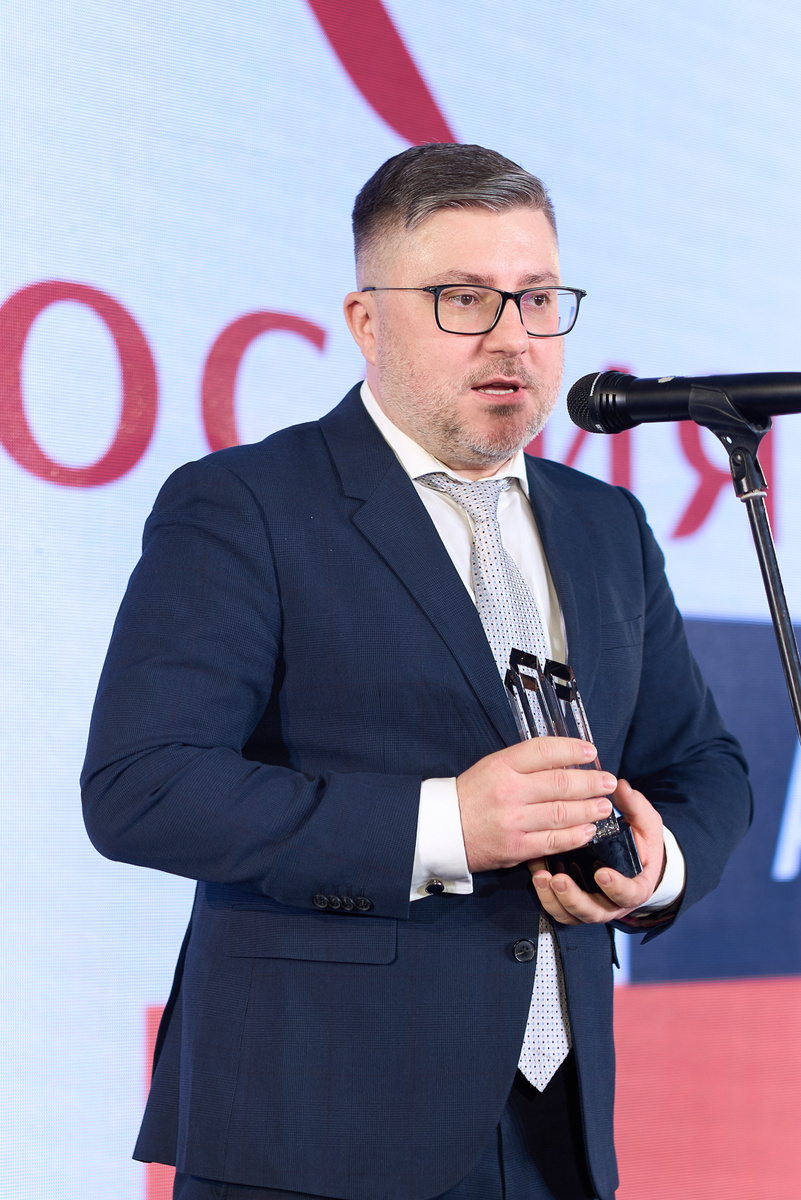   Сергей Стариков, официальный представитель авиакомпании «Россия» Иван Петров
