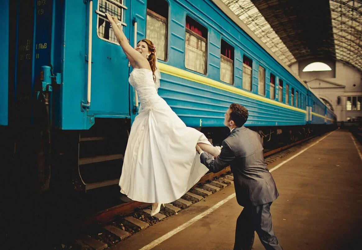 Выйду замуж за деревенского. Свадьба в поезде. Невеста уезжает. Невеста убегает. Девушка сбежала со свадьбы.