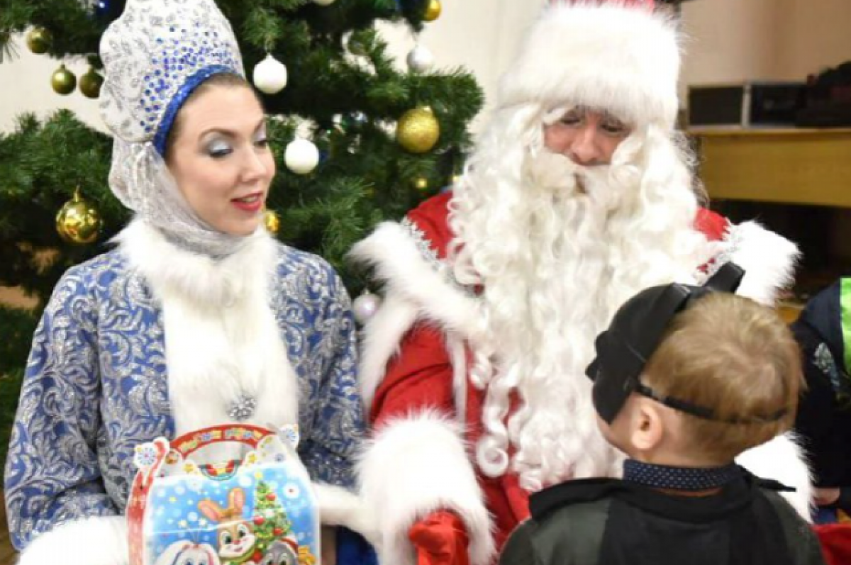    В Омске провели новогодние утренники для детей из семей мобилизованных