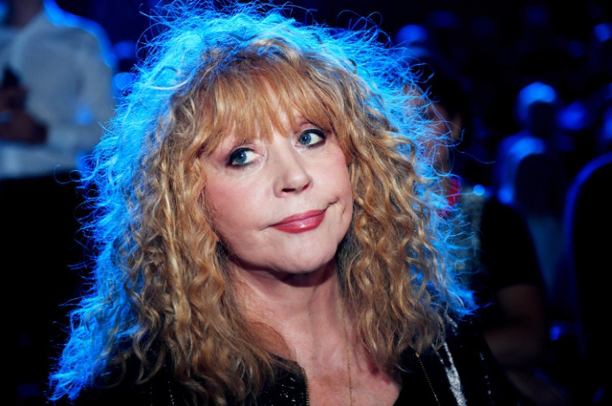    Алла Пугачева.