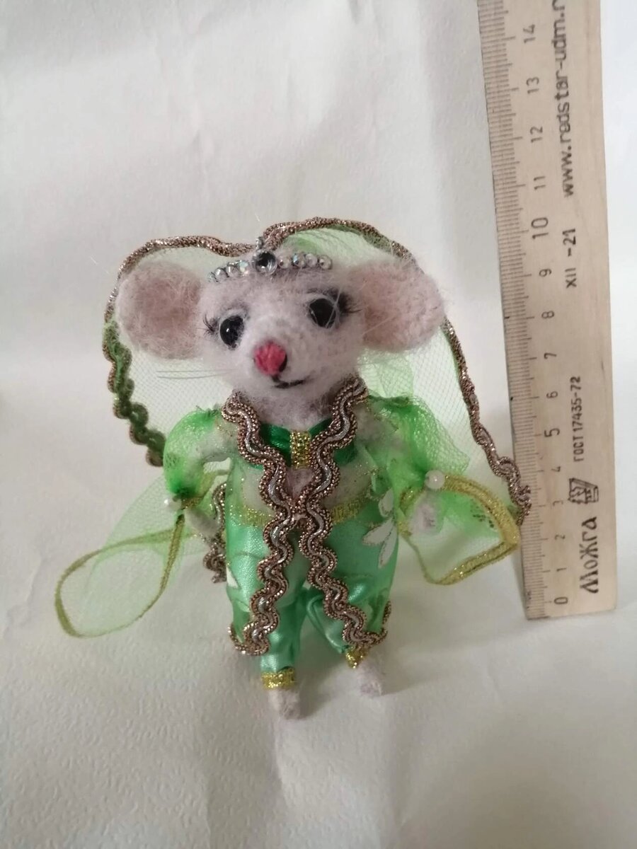 Мышка связана по МК Е. Никитина