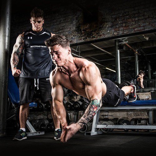 Даже не имея тренажеров можно хорошо проработать все мышцы своего тела