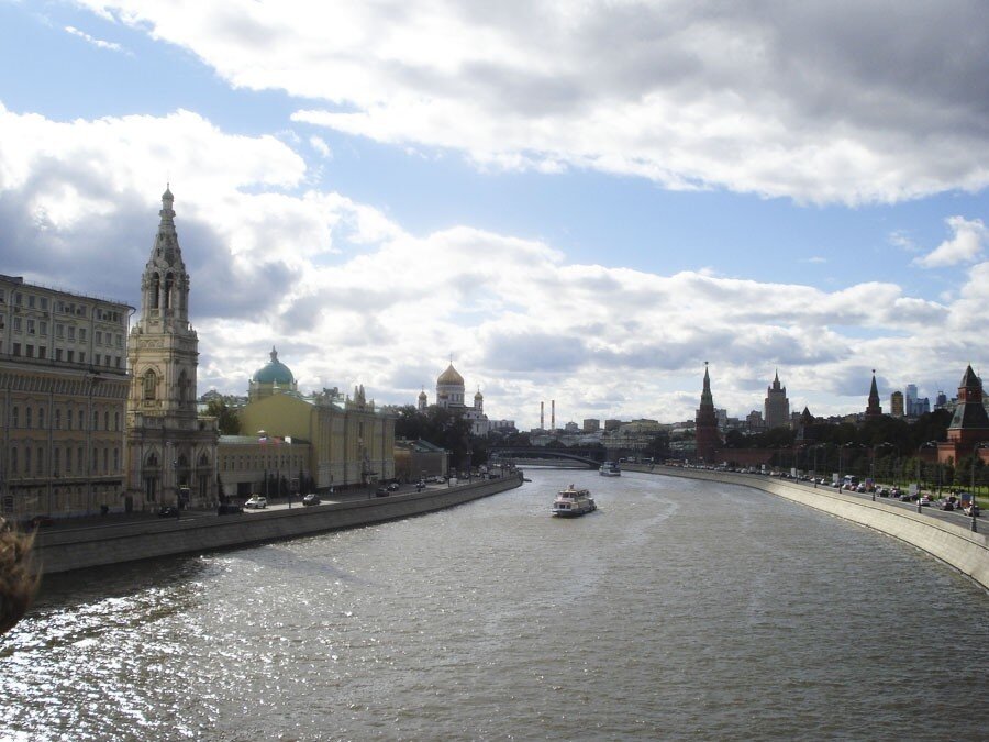 Очистить москву. Экология Москвы реки. Вода Москва. Москва река видео.