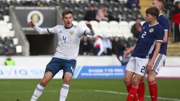 Центральный защитник «Крыльев Советов» Никита Котин попал на радары «Сампдории», сообщает Sport24. При этом отмечается, что интерес к 17-летнему игроку проявляет также ряд российских клубов.
