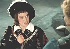 Клара Лучко в фильме "Двенадцатая ночь" в образе Себастьяна