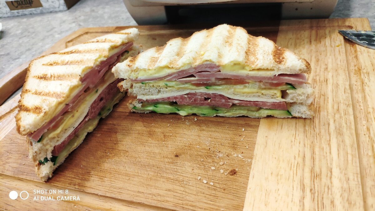 Сэндвич в разрезе