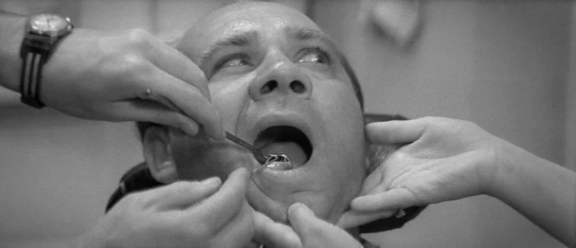 Это последний фильм Георгия Данелия, снятый им на чёрно-белую плёнку.