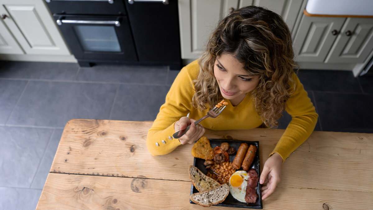 Большой завтрак может помочь вам сжечь больше калорий