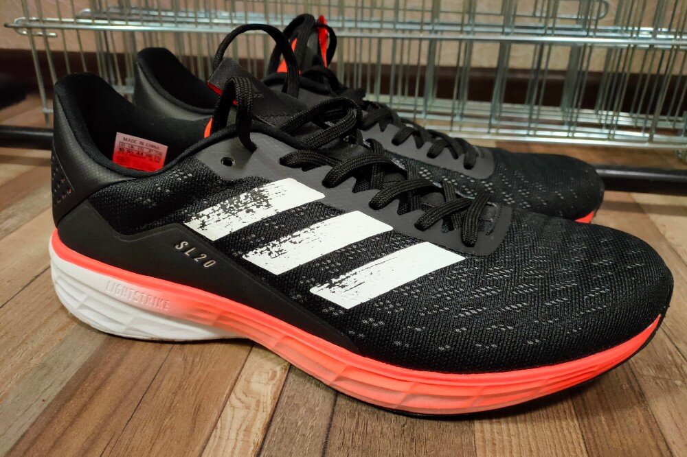 adidas SL20  словно говорят "Я - скорость".