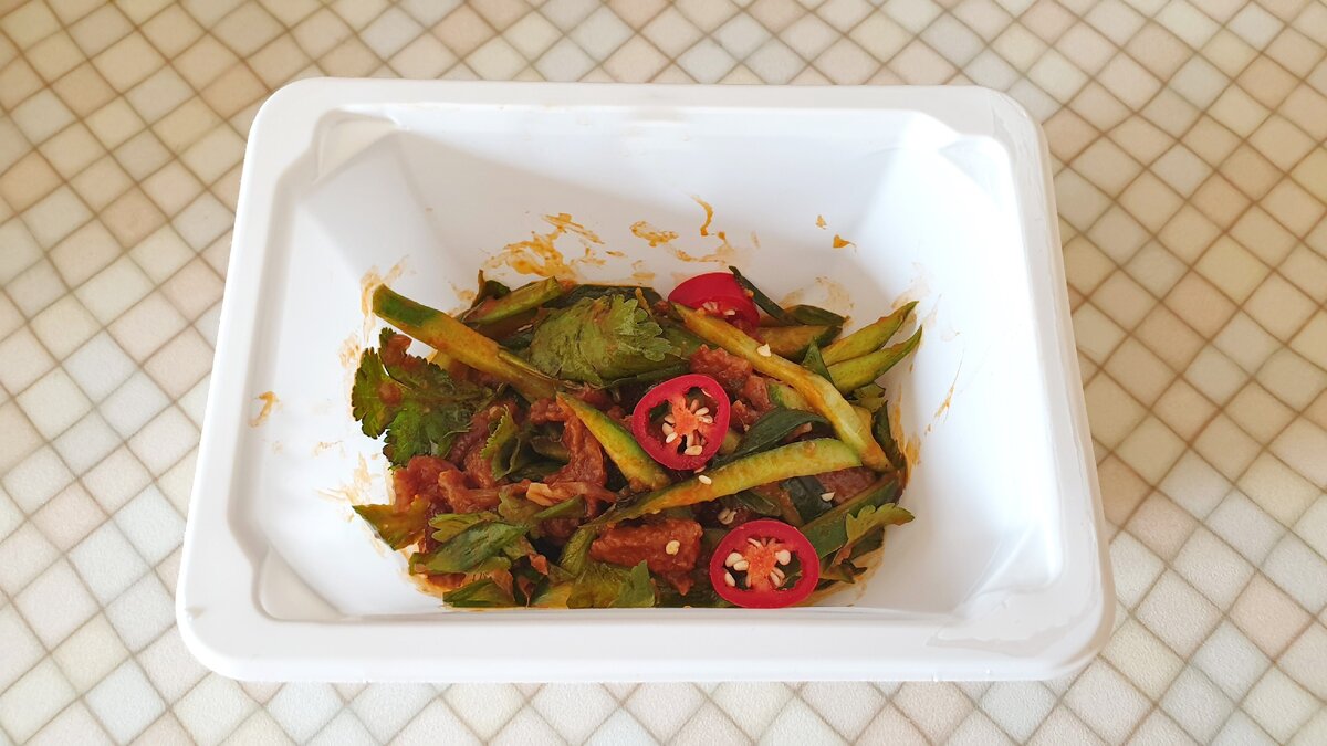 Салат "Лазат" за 325 рублей. Листайте галерею...