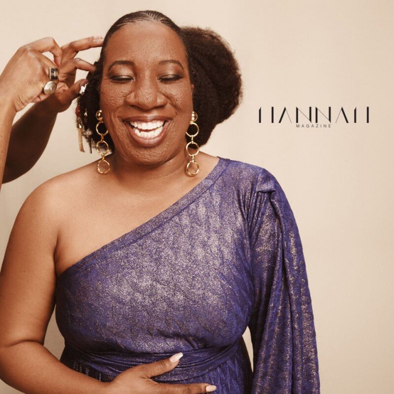 Тарана Бёрк, основательница движения MeToo на обложке глянцевого модного журнала