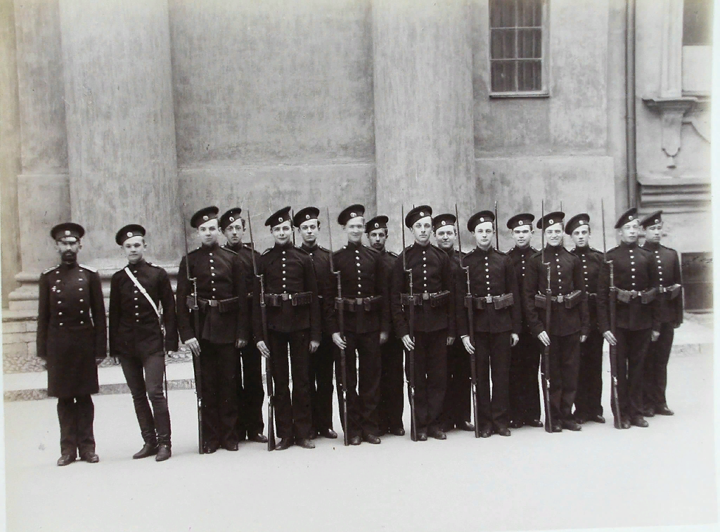 Юнкера 19 века. Юнкера Александровского училища 1914.