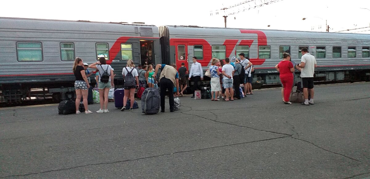 Потерся в общественном транспорте о попку порно видео