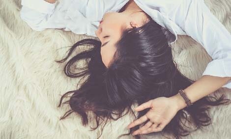 ● Носите шапку зимой: 80% тепла вашего тела теряется именно через голову.