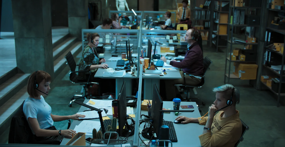 Кадр из сериала "Колл-центр"