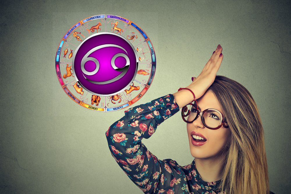 Девушка знака зодиака Рак обиделась на шутку.