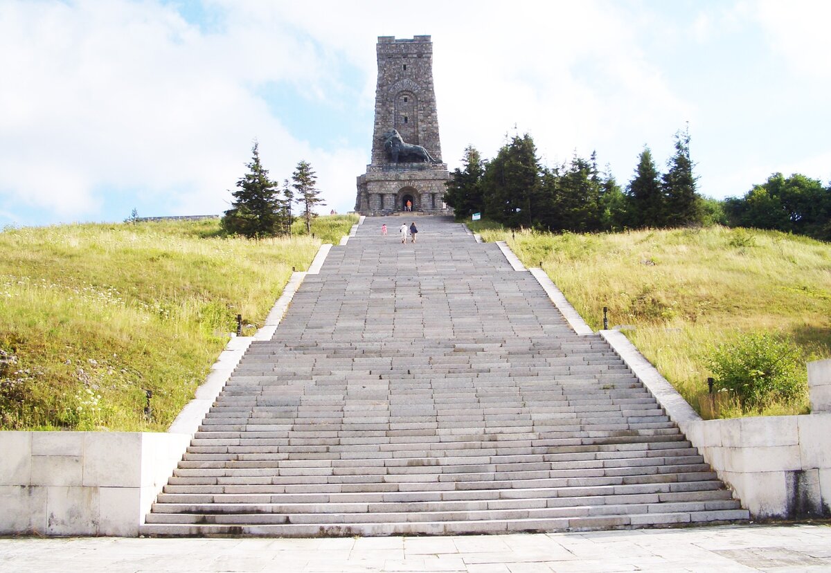 Болгария. Монумент Свободы на перевале Шипка | Заяц путешественник | Дзен