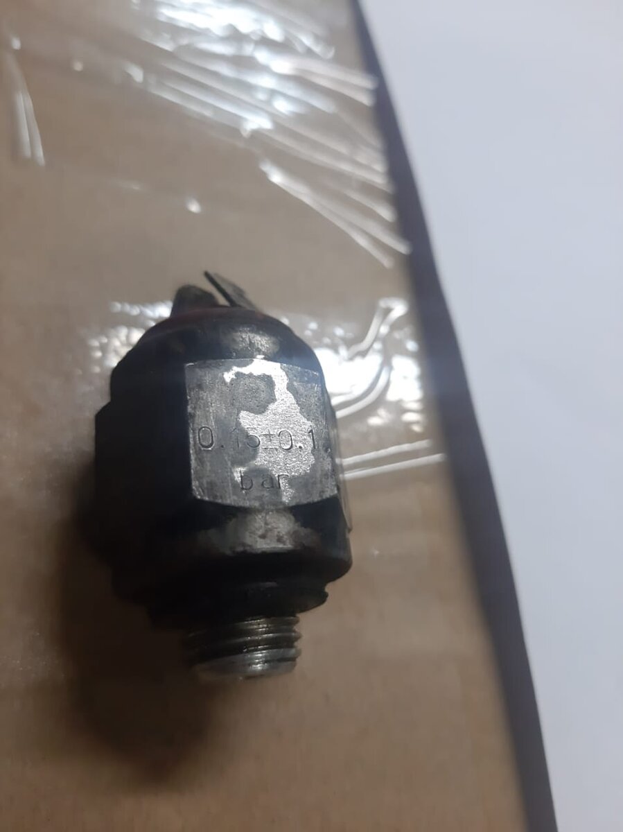 Выключатель давления; красный Wabco 4410140190