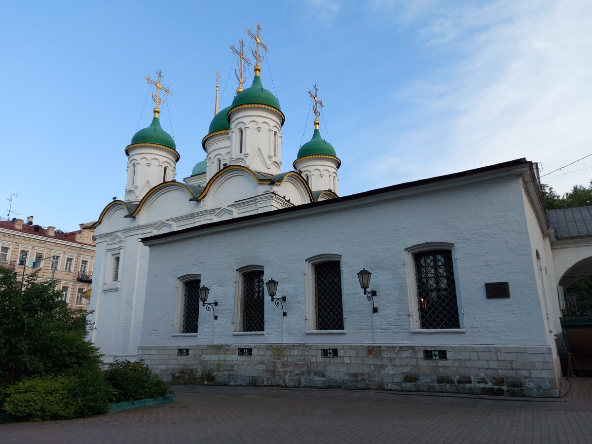 храм троицы живоначальной в листах