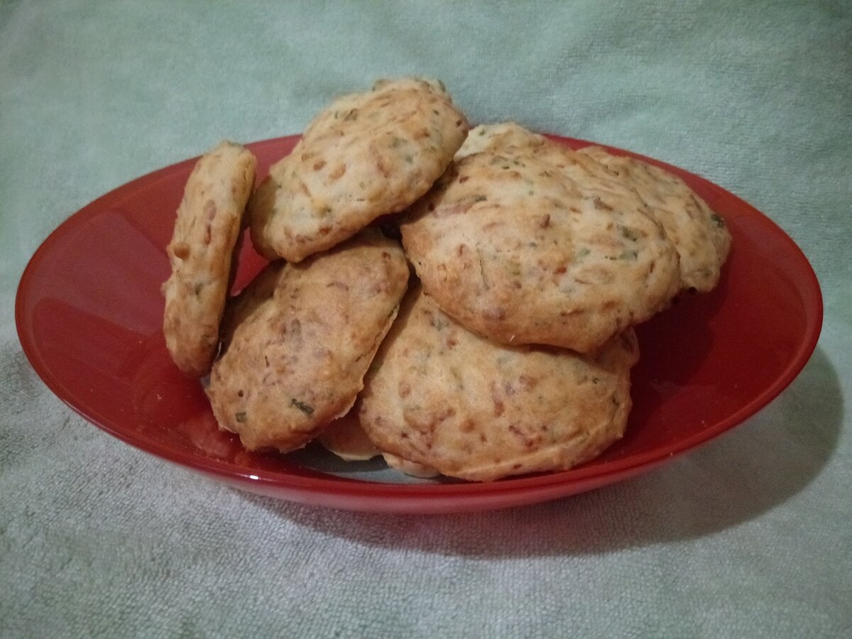 Печенье из зеленого лука. Авторское фото©Apeti, 2020