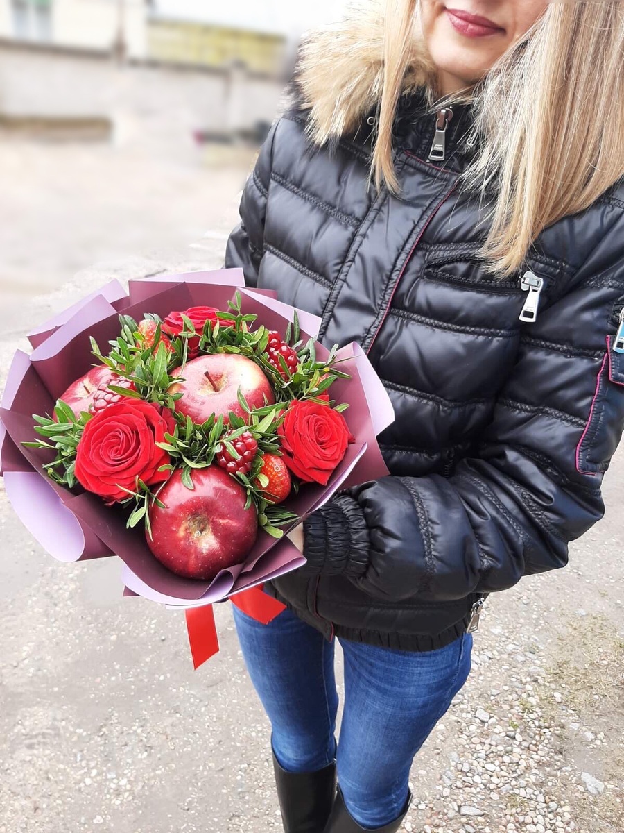 Жажду скорее подарить букет.