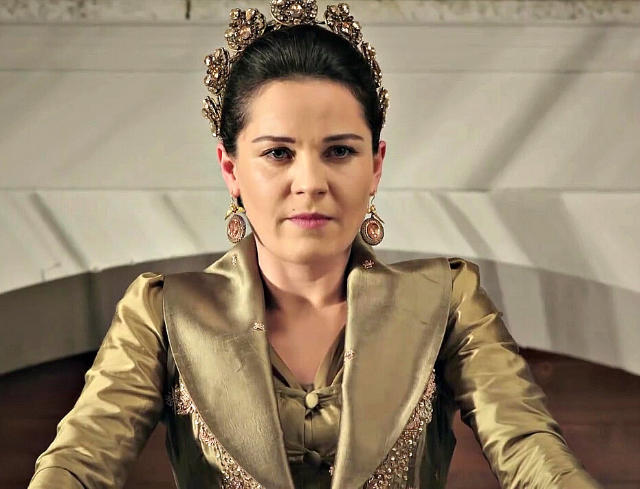 Хандан-султан. Кадр из сериала «Империя Кесём»