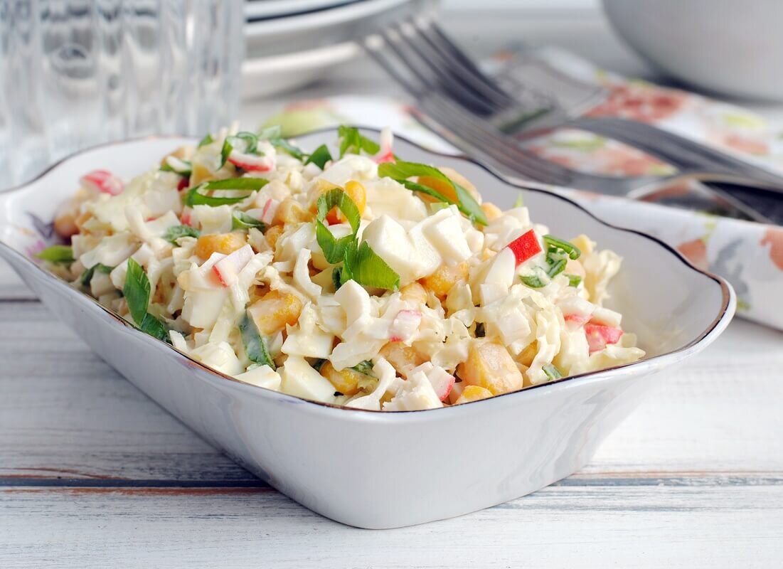 Источник: https://www.kuhnyadoma.com.ua/category/salatyi-i-zakuski/salatyi-ryibnyie/