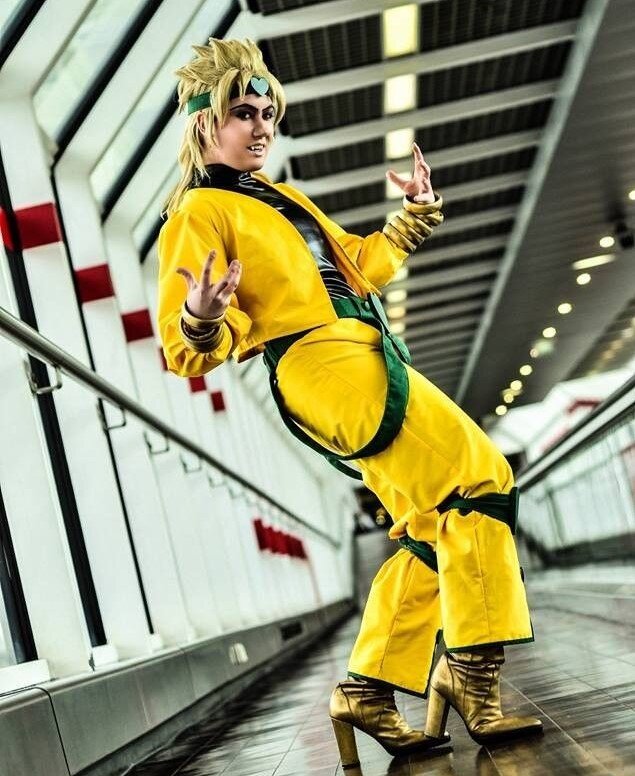 Великолепная стойка Dio Brando.