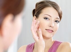 Процедуры омоложения для лица: эффективные методы от косметологов и в домашних условиях