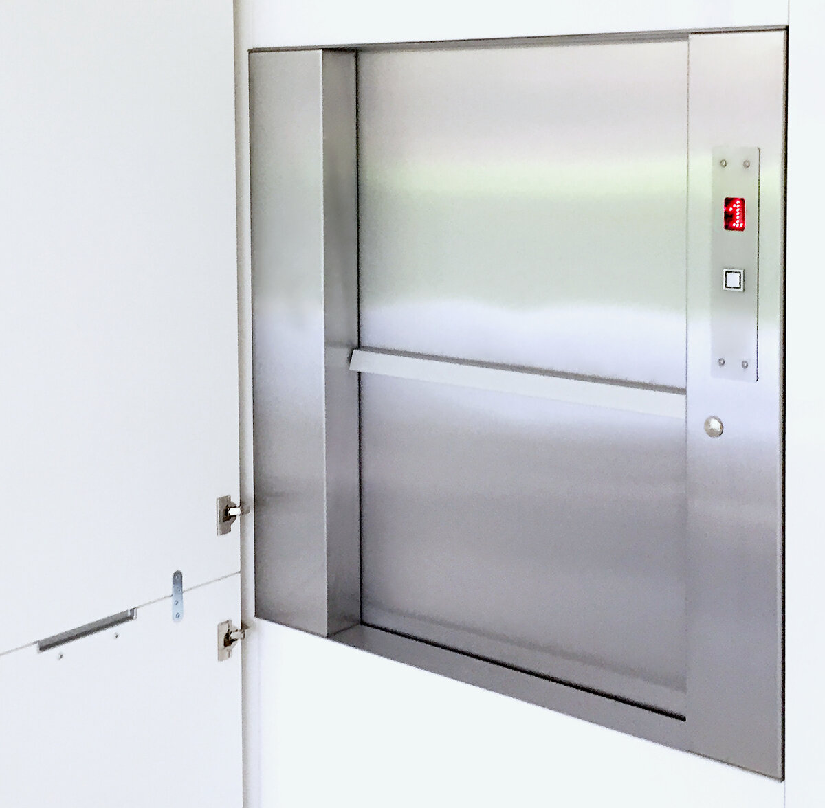 Приказной пост малого грузового лифта SKG ISO-A