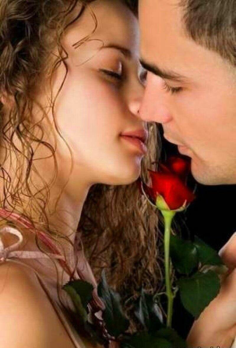 Твои губы нежно шепчут твое. Красивый поцелуй. Романтическая женщина. Романтичный поцелуй.