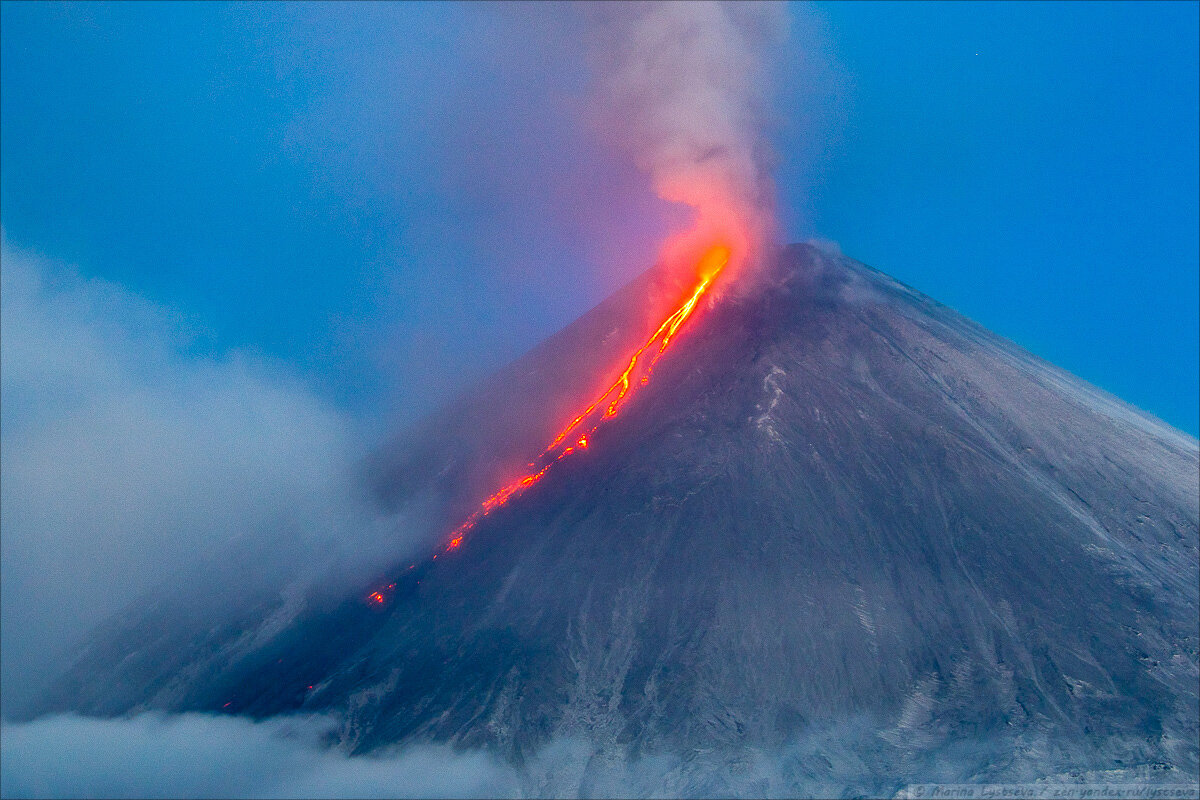 Извержение вулканов называют