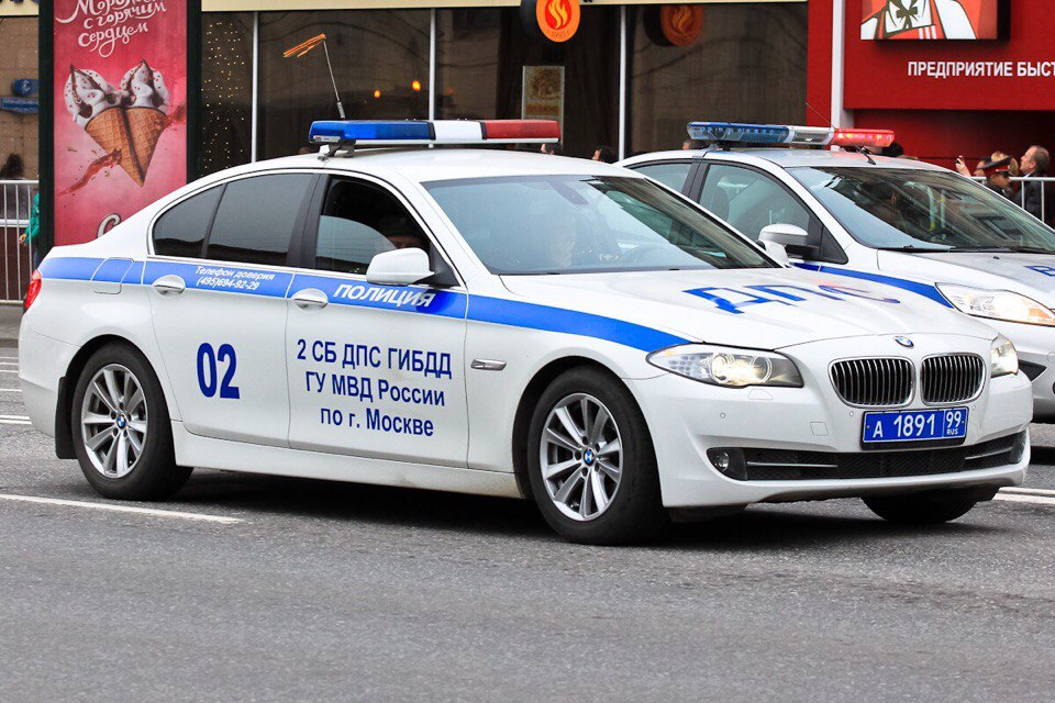 Ф ппс. БМВ м5 полиция. BMW 5 полиция. BMW е60 Police Germany. БМВ м5 ф90 ДПС Москва.