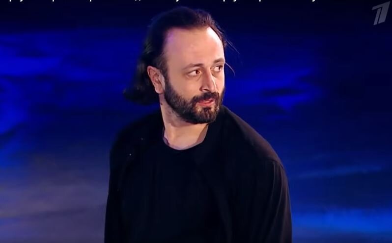 Илья Авербух в своем ледовом Шоу. Источник фото: YouTube канал Первого канала.