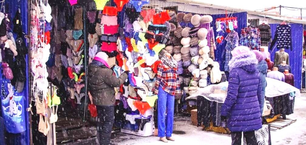 Барахолка. Фото с сайта https://izhlife.ru/