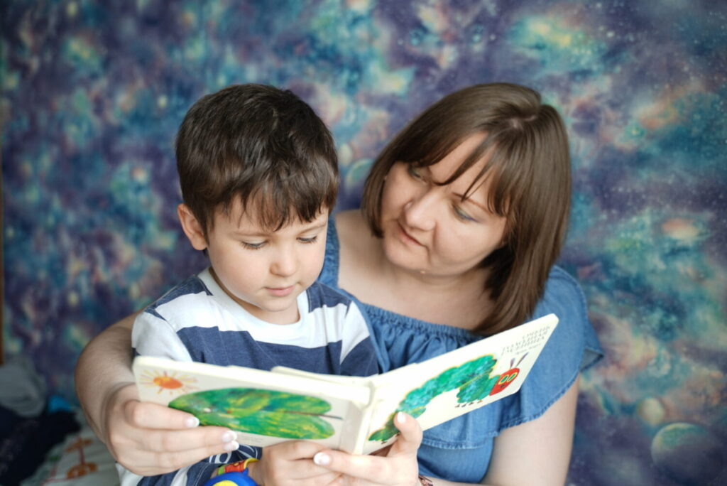 Одинокие молодые мамы с детьми. Маленькие мамы. Самый молодой маме в мире. Мама в 16 5. Мама до 16 2007 год.