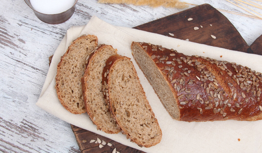 Летний хлеб с семенами подсолнечника