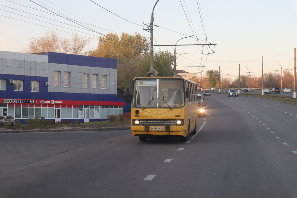 Последние "икарусы" России работают в Курске