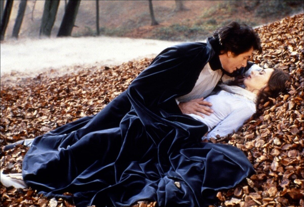 Кадр из фильма "Дракула", 1979 г.