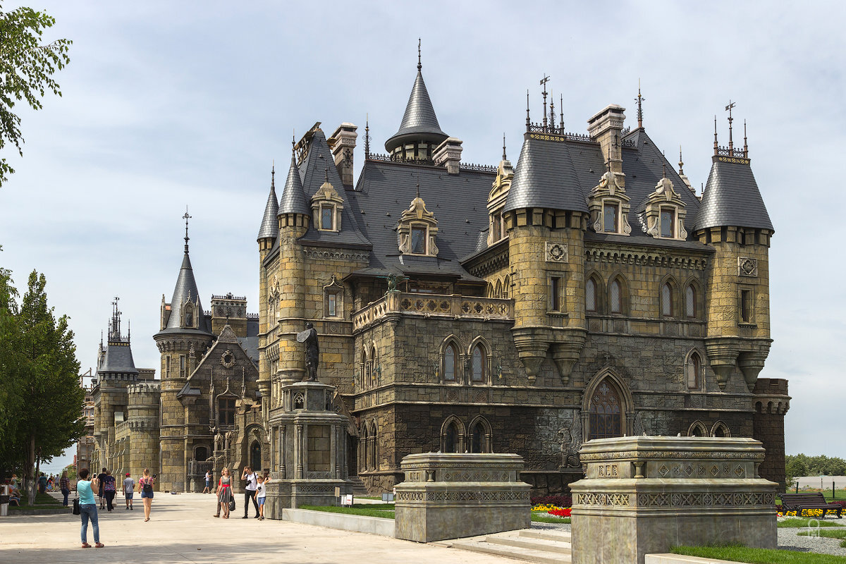 Castle история. Тольятти село Хрящевка замок Гарибальди. Село хрущевка замок Гарибальди Самарская область. Тольятти хрущевка замок Гарибальди. Гарибальди в Хрящевке.