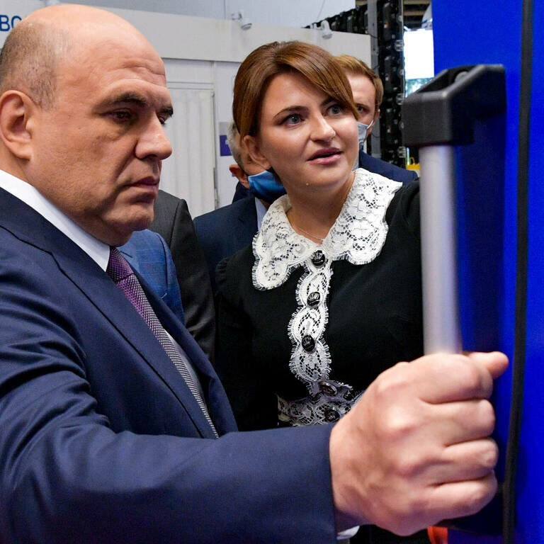 Как директор завода Диана Каледина, продавала родному государству, китайские станки по космической стоимости.0