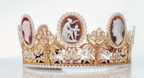 Шведская тиара с камеями (тиара Бернадот)