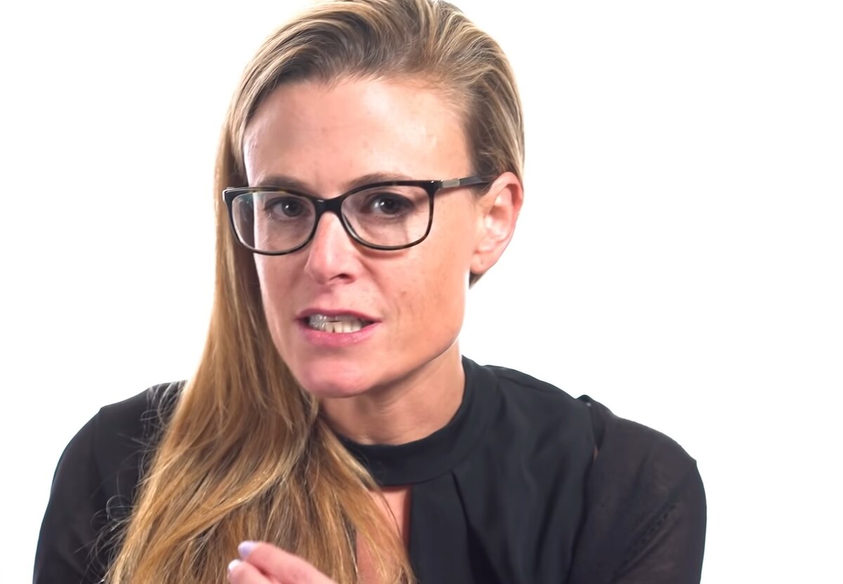 Почему люди не всегда верят фактам? Объясняет нейробиолог Тали Шарот ...